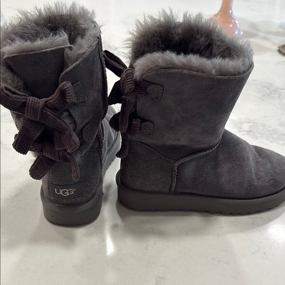 UGG Gray Suede Boots with Fur Lining - Picture 1 of 5